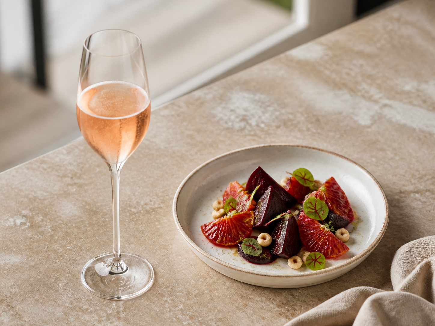 Rosé champagne met rode biet, bloedsinaasappel en hazelnoot